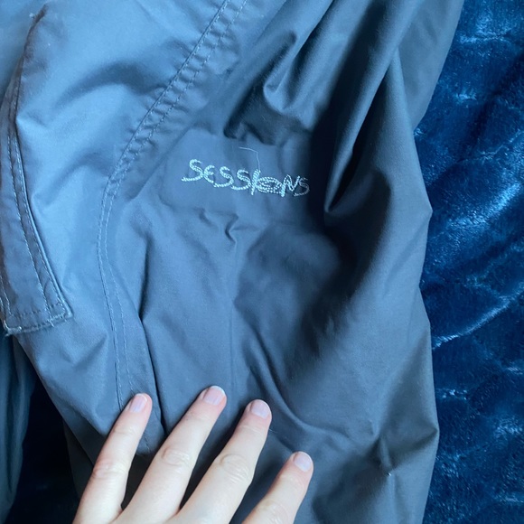 Mens medium snowpants - Picture 3 of 4